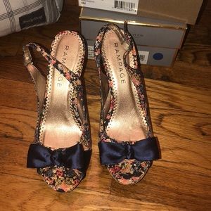 Floral heels with a bow